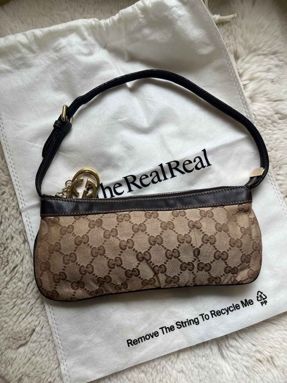 GUCCI Interlocking G Pochette GG Canvas Shoulder Bag - Picture 3 of 16